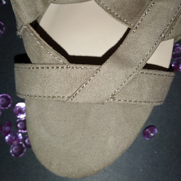 Strapped Hells - Picture 8 of 10